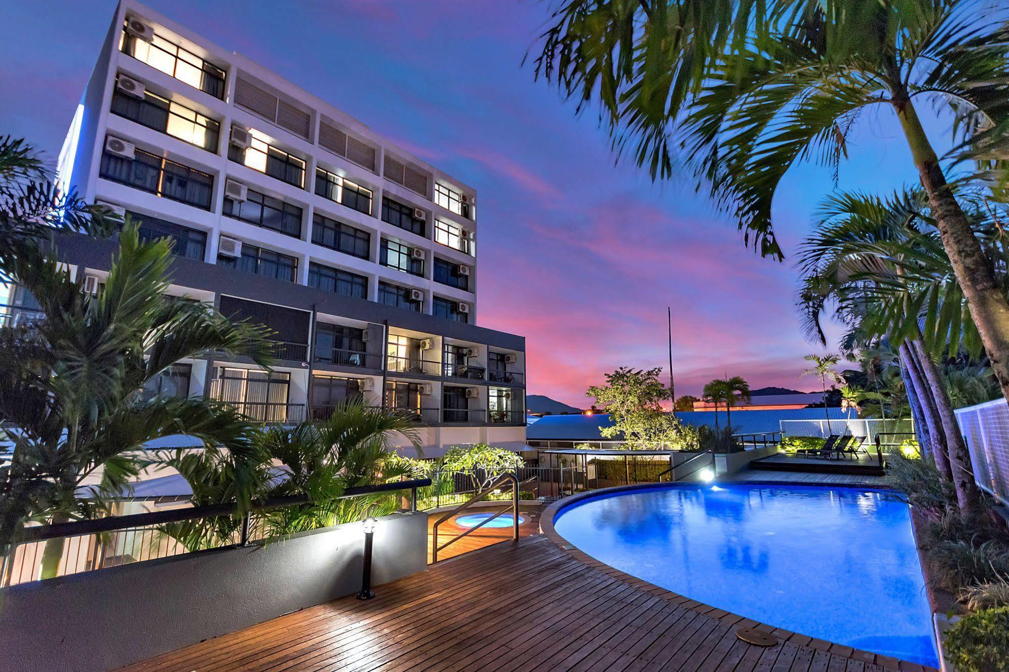 Sunshine Tower Hotel Cairns Exterior foto